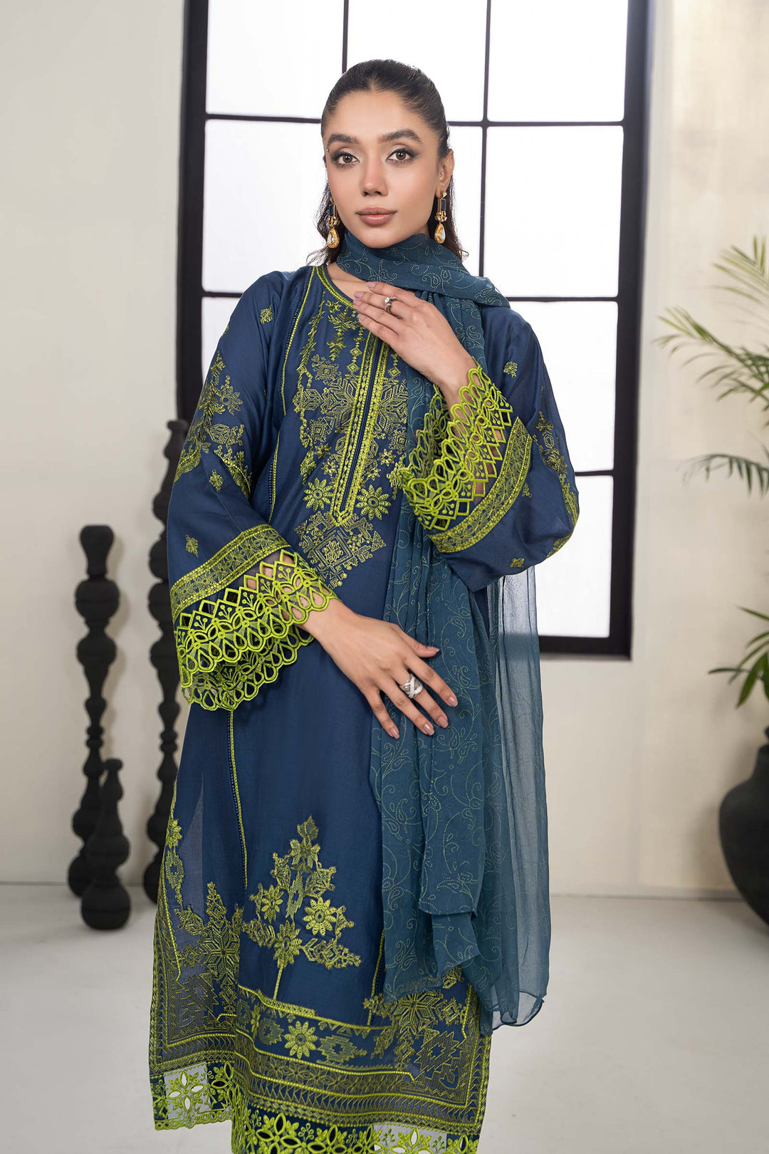 3 PIECE EMBROIDERED LAWN SUIT - MARIA B