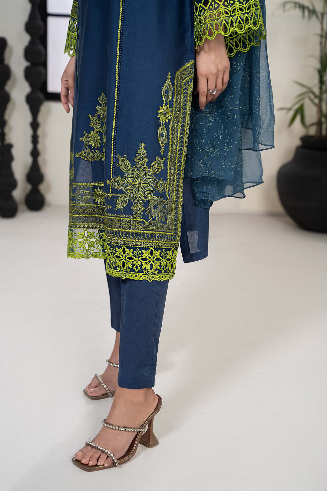 3 PIECE EMBROIDERED LAWN SUIT - MARIA B