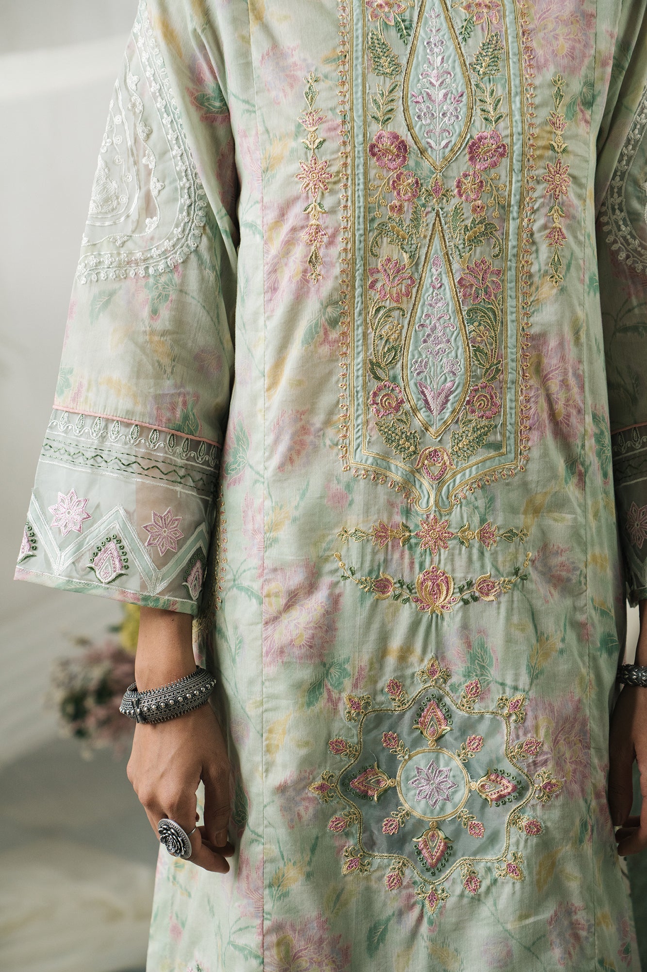 EMBROIDERED SUIT