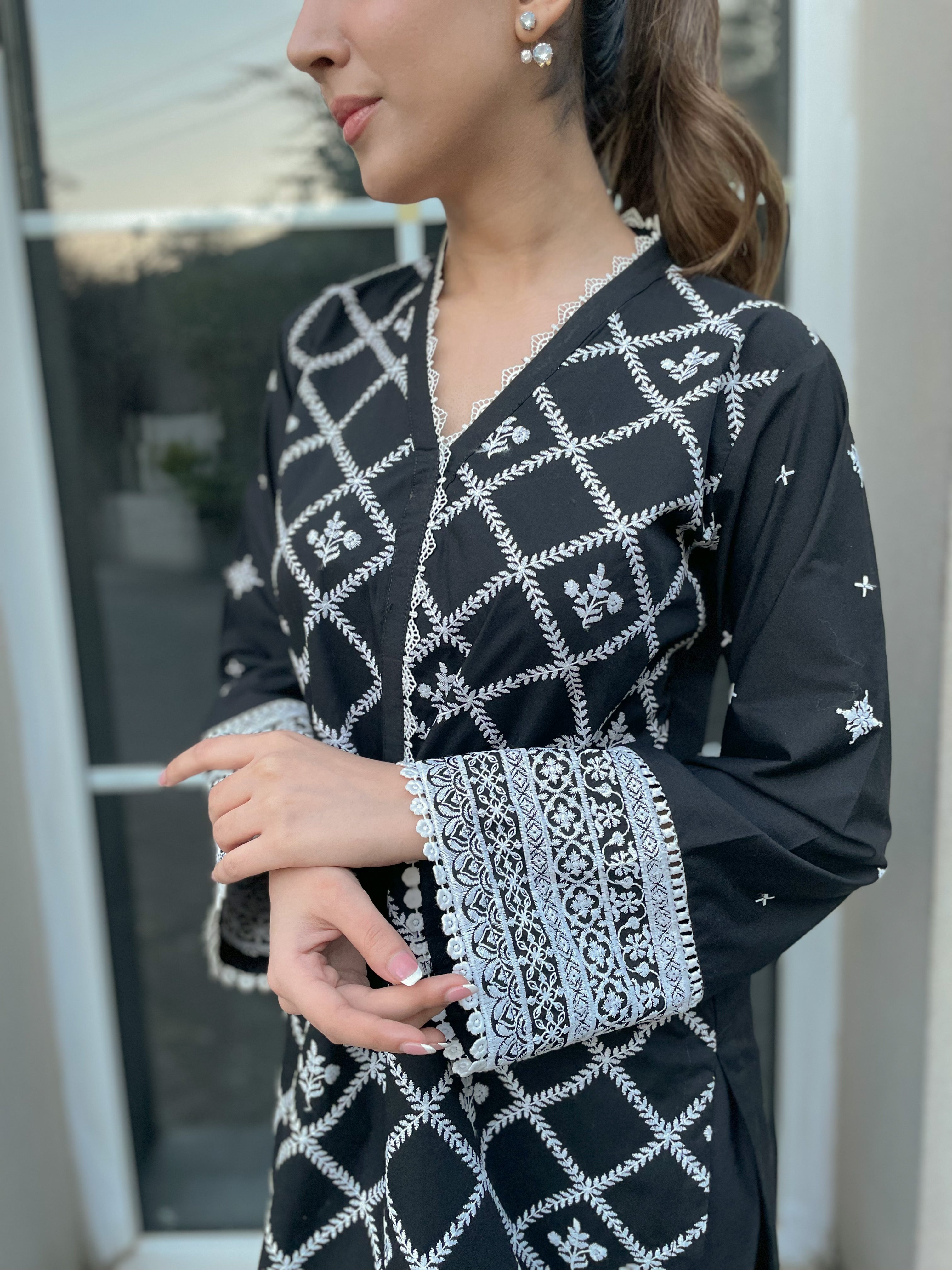 Black Embroidered Kurta