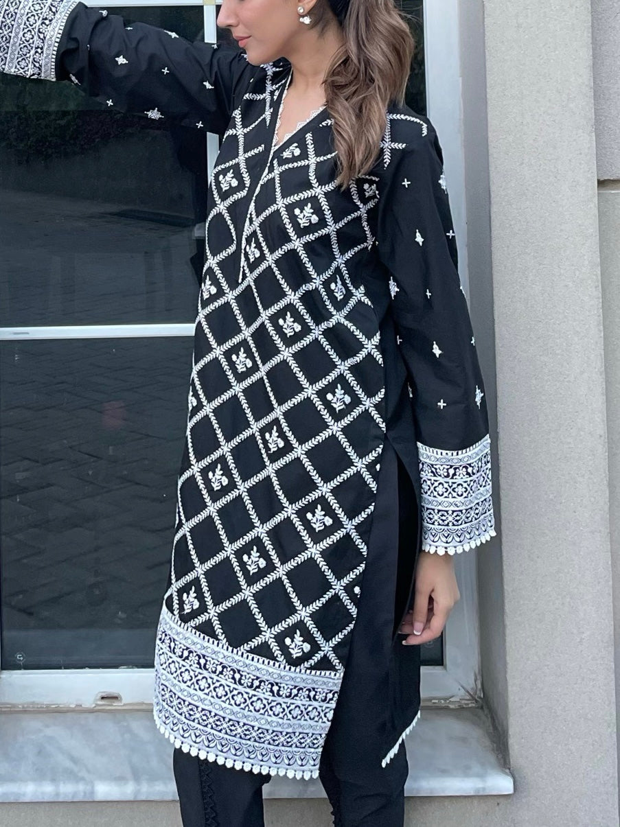 Black Embroidered Kurta